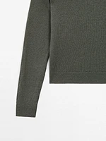 Linen V-neck knit sweater