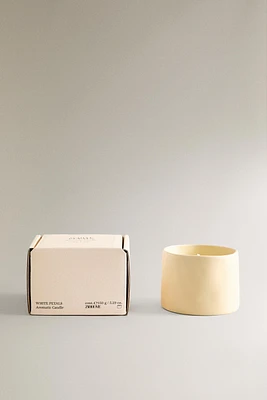 (150 G) WHITE PETALS SCENTED CANDLE