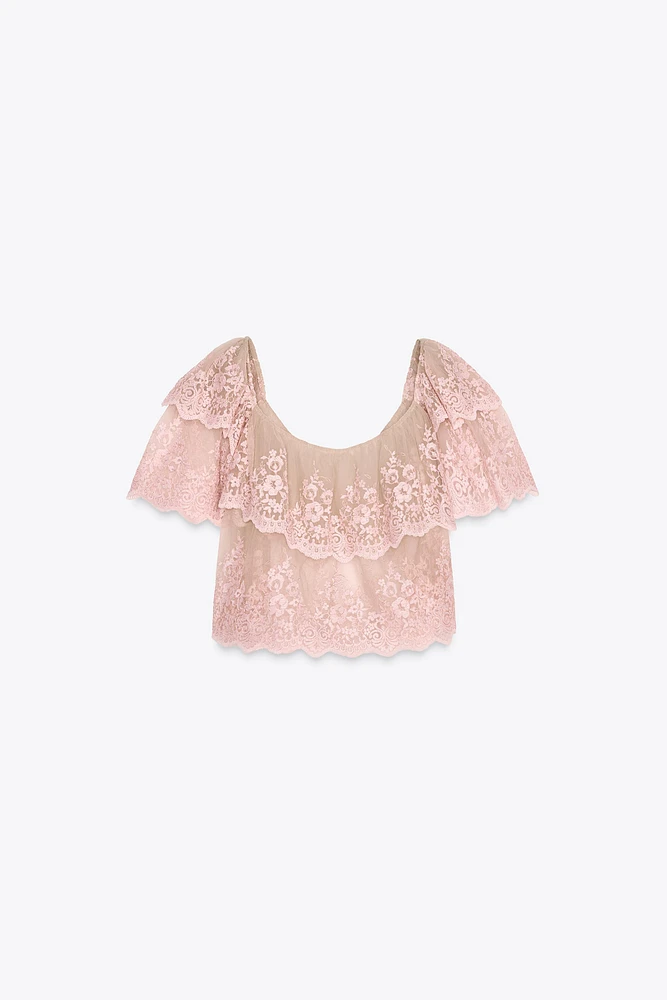 EMBROIDERED RUFFLED TOP