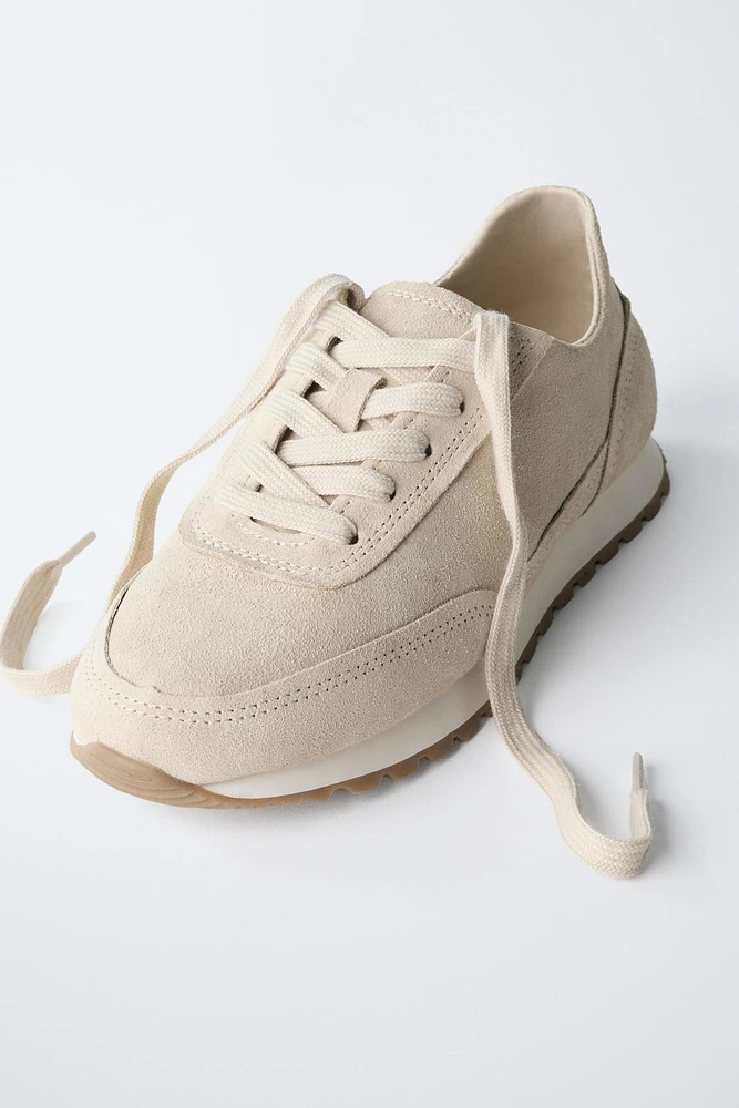 BASKETS EN CUIR