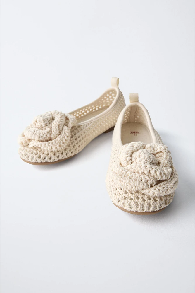 CROCHET FLOWER BALLET FLATS