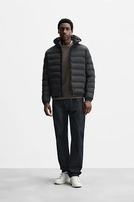 LIGHTWEIGHT HOODED PUFFER JACKET