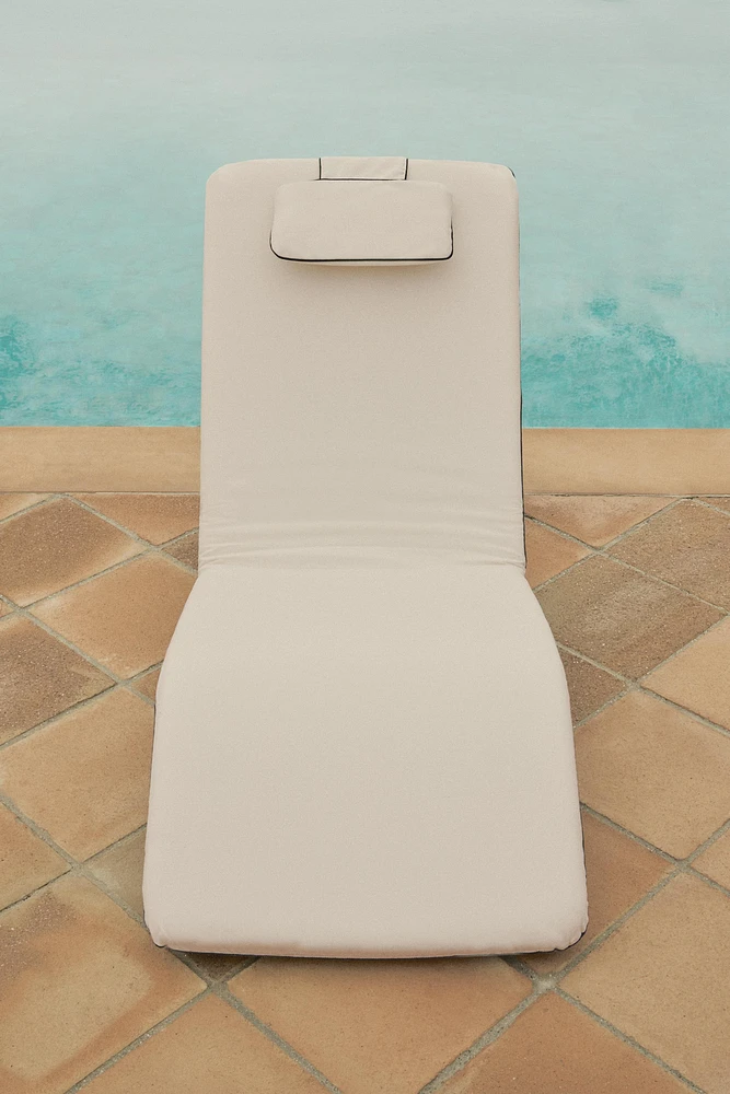 RECLINING FLOOR BEACH LOUNGER