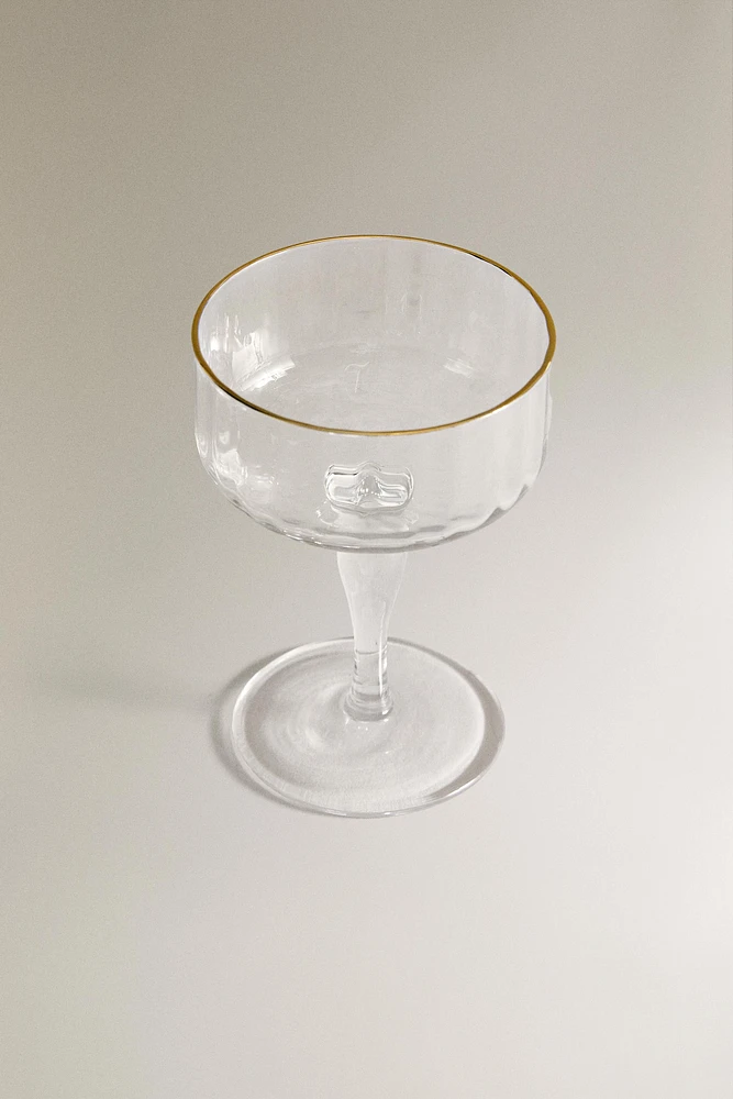 RAISED DESIGN WINE GLASS