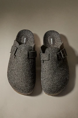 BUCKLED FELT MULE CLOG SLIPPERS