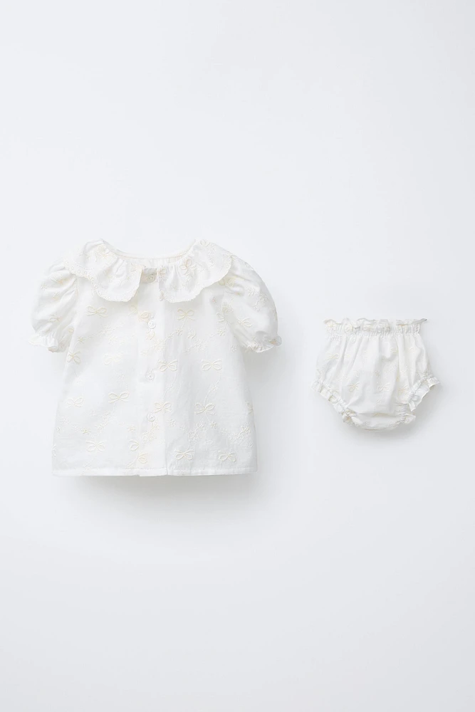 BLOUSE ET CULOTTE BRODÉES À NŒUDS