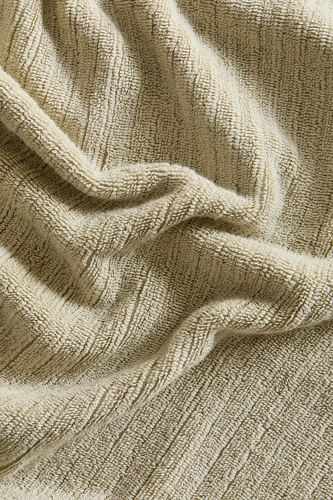 STRIPED TEXTURED BATH TOWEL