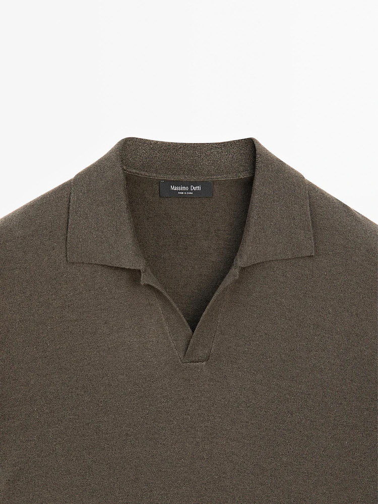 Polo en maille de lin mélangé à col V