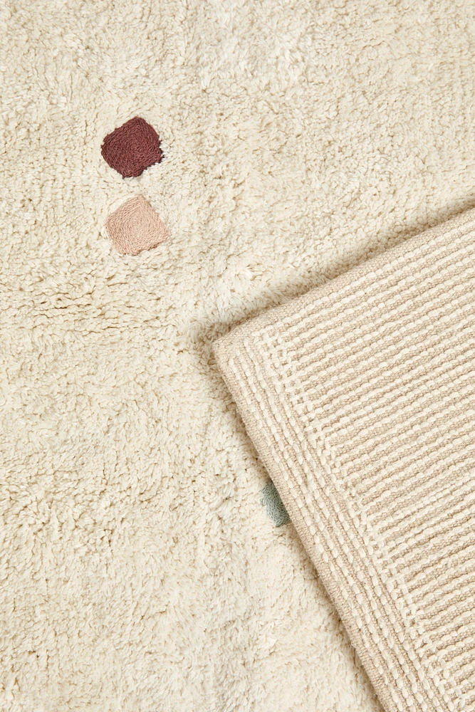 CHILDREN’S MULTICOLORED EMBROIDERED DIAMOND RUG