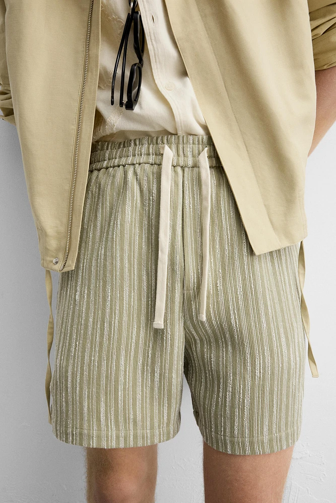 TEXTURED SHORTS