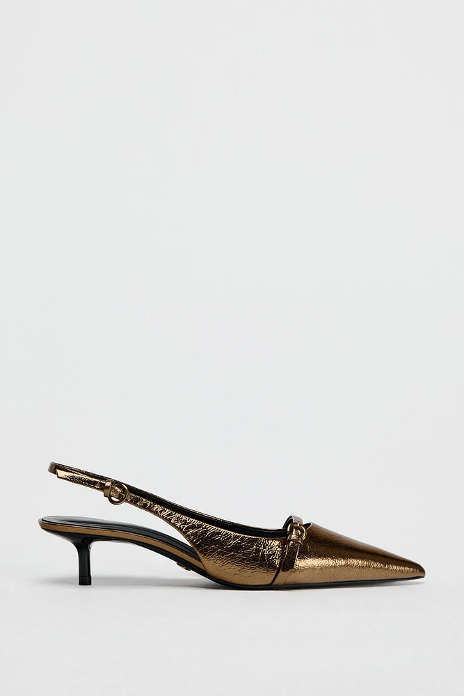 CHAUSSURES OUVERTES À L'ARRIÈRE TALONS KITTEN HEEL AVEC EFFET MÉTALLISÉ