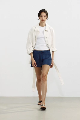 STRUCTURED FLOWY SHORTS