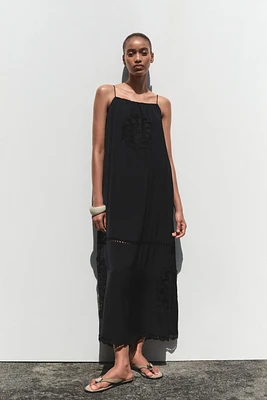 EMBROIDERED VOLUMINOUS MIDI DRESS