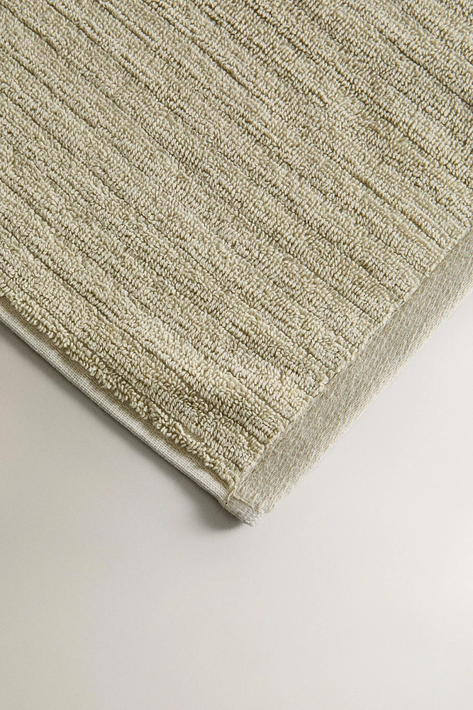 STRIPED TEXTURED BATH TOWEL