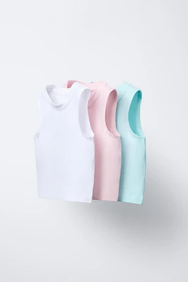 LOT DE TROIS T-SHIRTS UNIS SANS MANCHES