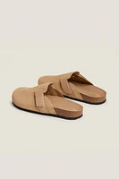 LEATHER CLOGS WITH BACKSTITCHING