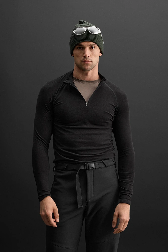 T-SHIRT COL ZIP