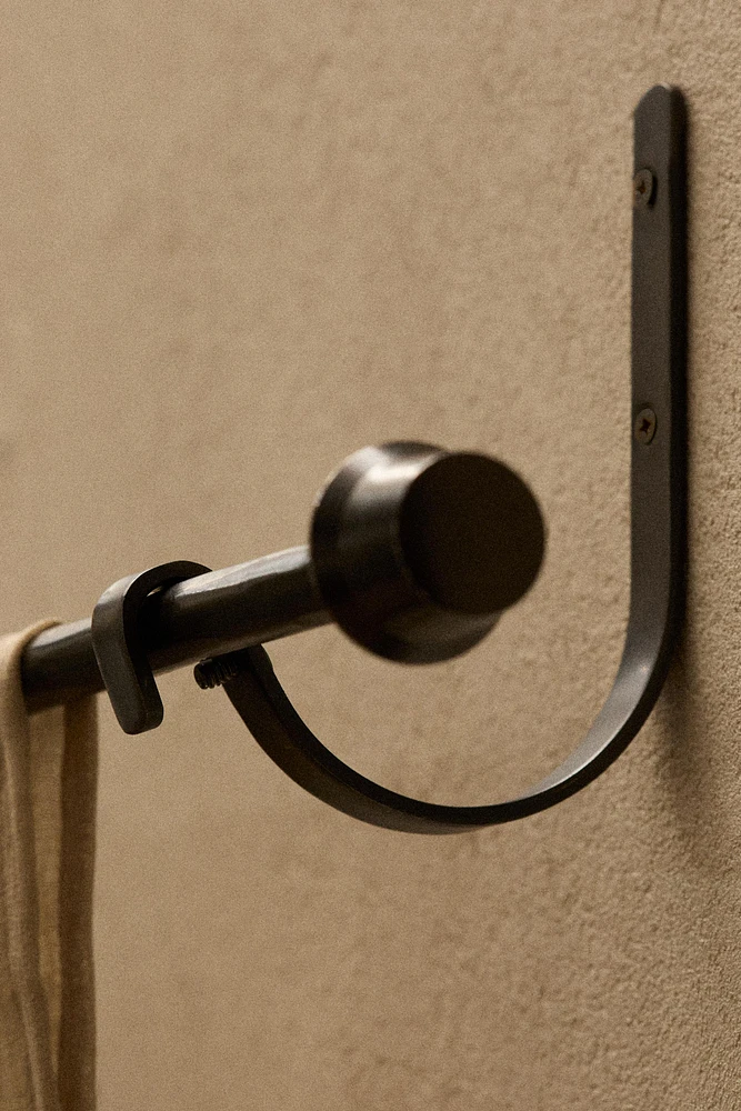 IRON CURTAIN RAIL