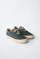 SKATER SNEAKERS