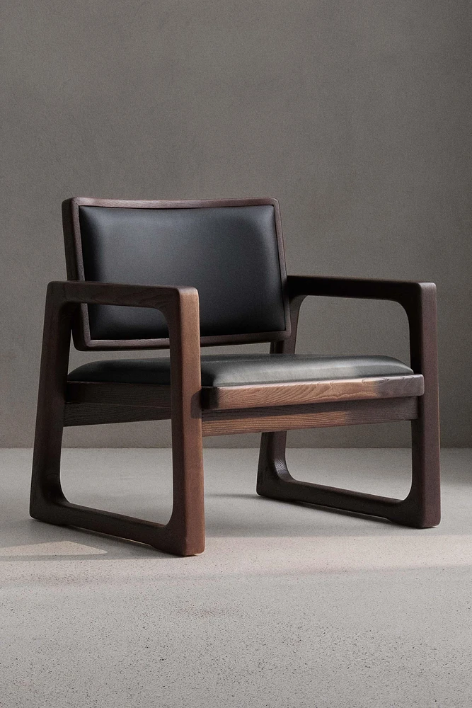LOUNGE CHAIR 03