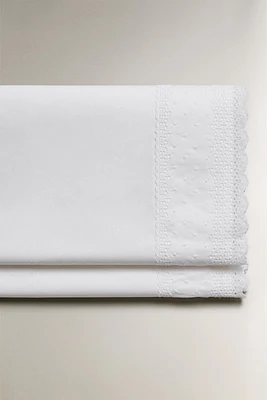 DRAP DE DESSUS BRODÉ
