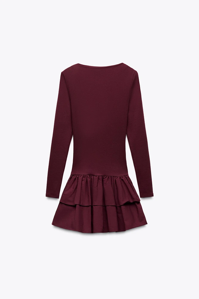 ROBE COURTE À VOLANTS