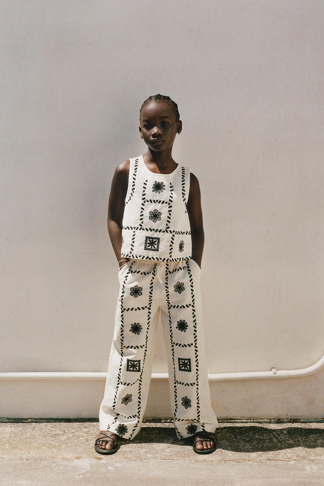 EMBROIDERED LINEN TOP