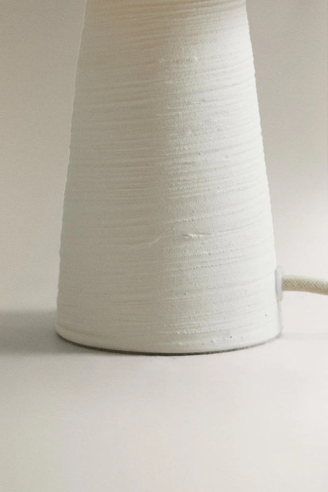 CERAMIC TABLE LAMP