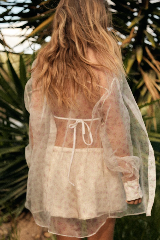 SHORT EN ORGANZA À FLEURS