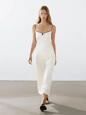 Robe midi style nuisette satinée