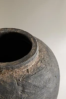 VASE CÉRAMIQUE TEXTURE USÉE