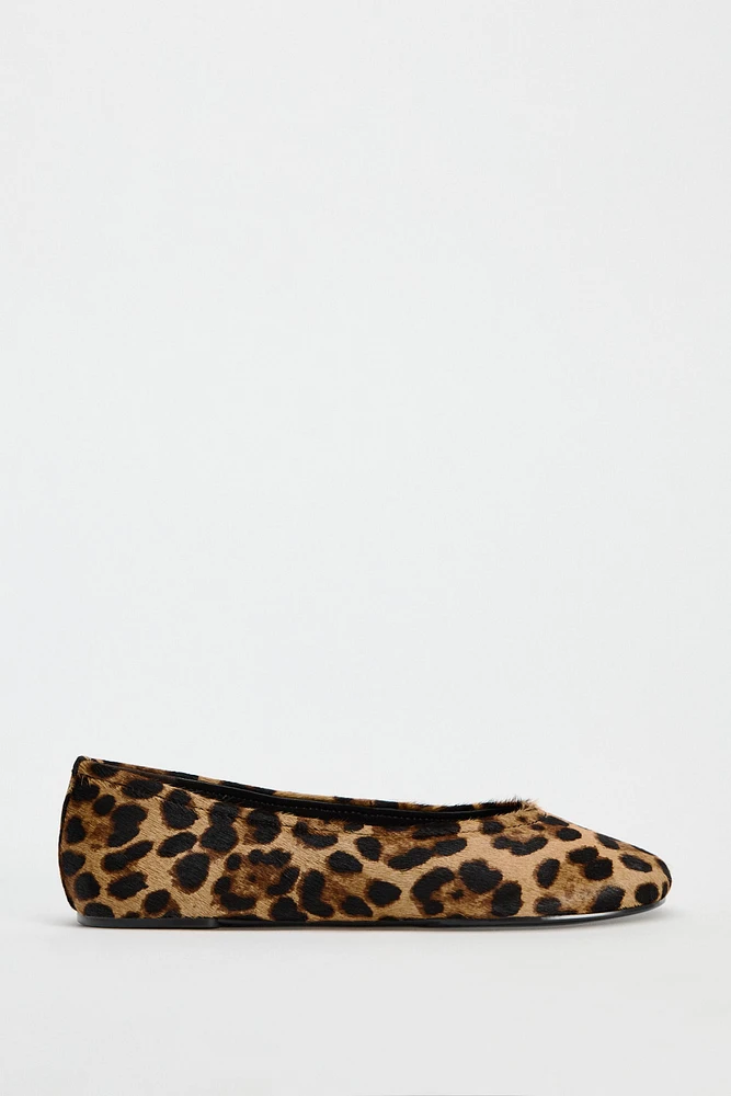 ANIMAL PRINT LEATHER BALLET FLATS