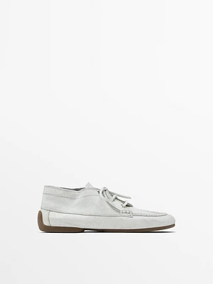 Crackled leather boot-style deck shoes