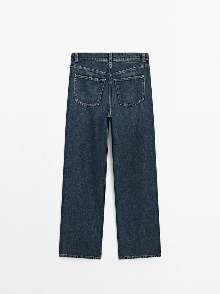 High-waist wide-leg jeans with pockets