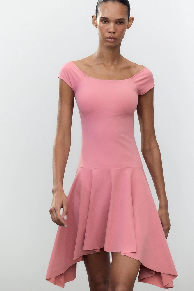 ROBE POLYAMIDE BAS ASYMÉTRIQUE