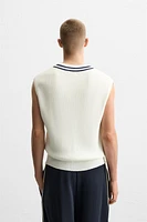 V-NECK VEST