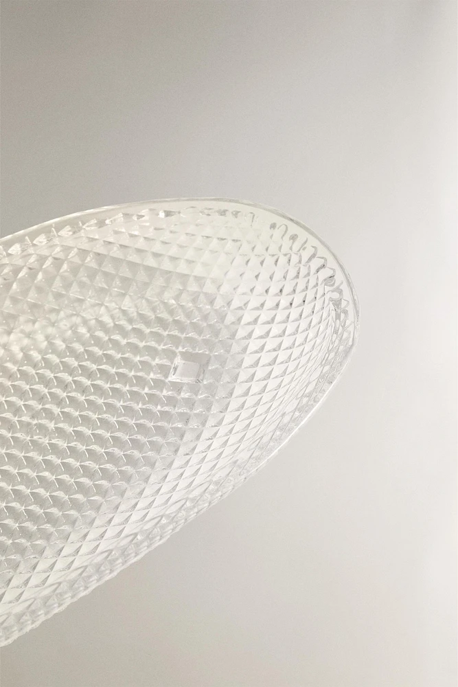 OVAL GLASS SERVING DISH WITH A RAISED DESIGN