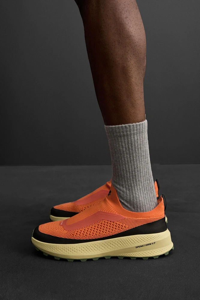 RUNNING SHOE