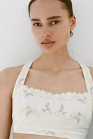 EMBROIDERED FLOWER CROP TOP