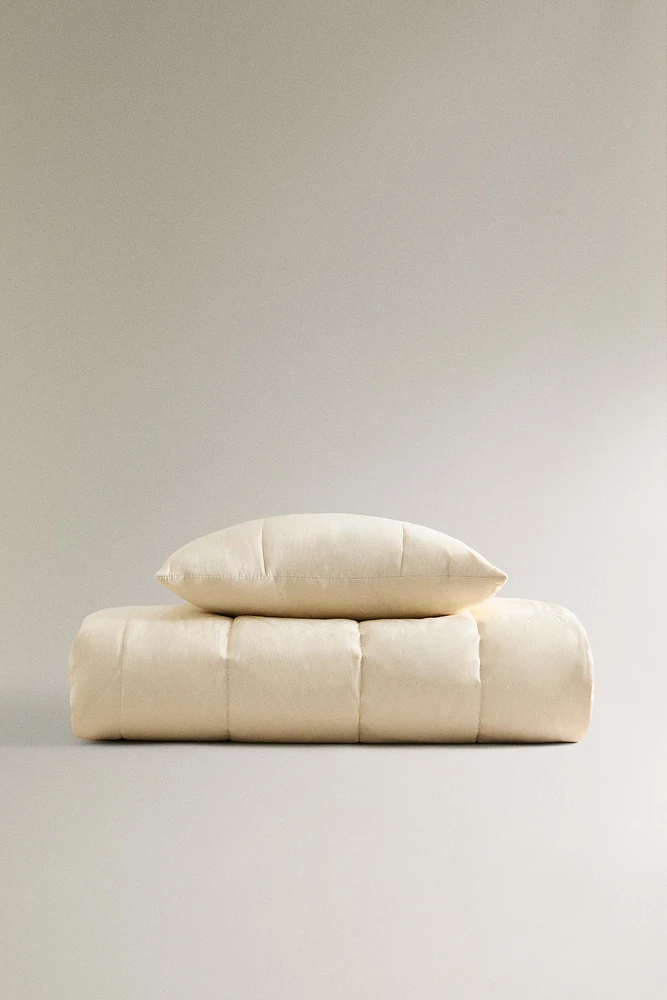 QUILTED NYLON QUILT