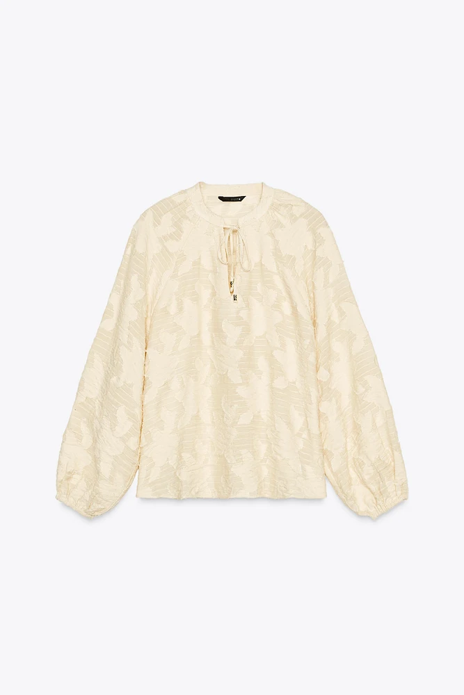 TEXTURED BLOUSE