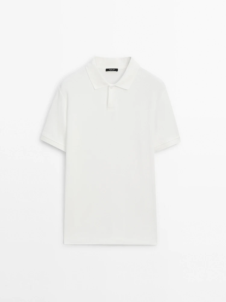 Short sleeve micro-textured polo shirt
