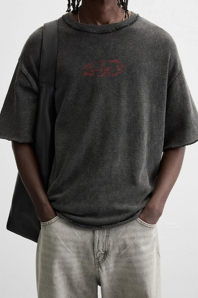 T-SHIRT DÉLAVÉ EN MAILLE IMPRIMÉE