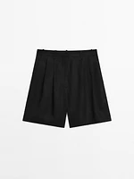 Pleated Bermuda shorts