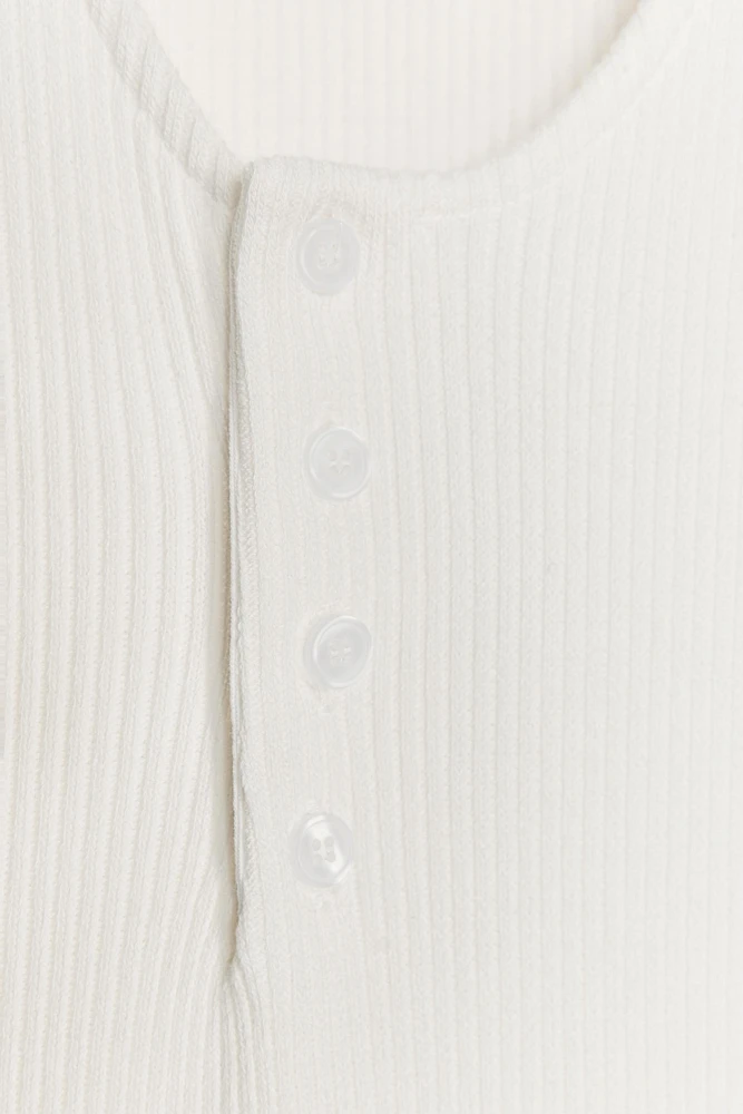 ROBE MI-LONGUE CÔTELÉE À BOUTONS