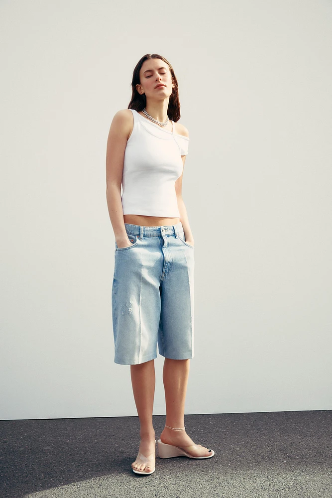 HALTER STRAP TOP