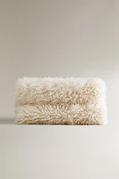 DOUBLE-SIDED FAUX FUR BLANKET