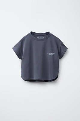 FLOWY TEXT T-SHIRT