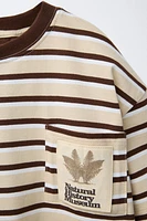 NATURAL HISTORY MUSEUM LONDON © STRIPED POCKET T-SHIRT