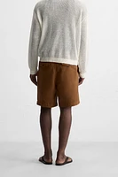 BERMUDAS COUPE DÉCONTRACTÉE PLIS